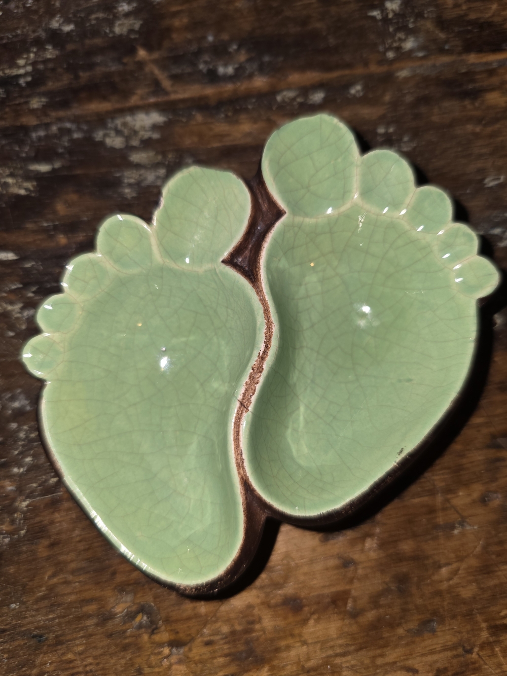 Ceramic Hang Ten Footprint Trinket Dish in Light Green